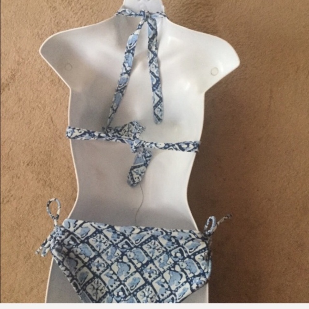 Joe Fresh 2 Piece Swim Suit.  Size L - Picture 2 of 3